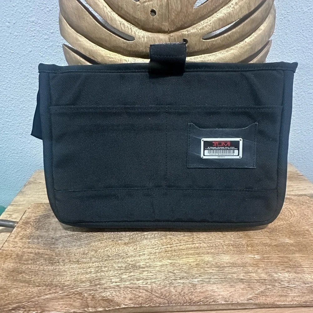 TUMI 280SD3 Black Ballistic Padded Nylon Laptop Computer Sleeve Insert 14
